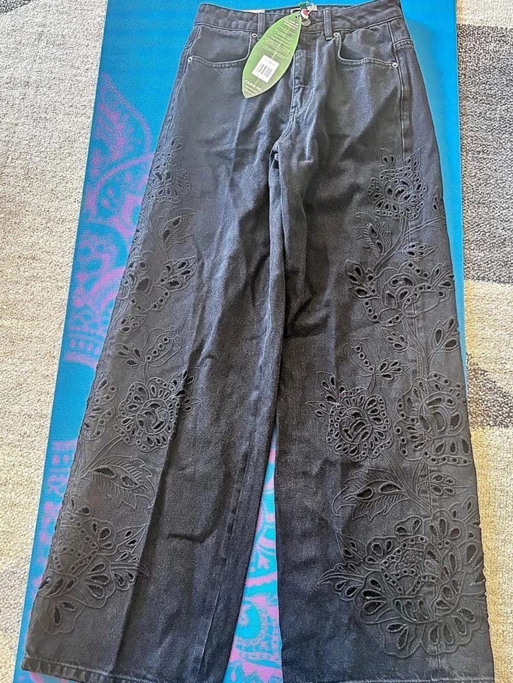 FARM Rio Richelieu Black Denim Jeans Size 26 & 27– Wide Leg – Embroidered – NWT
